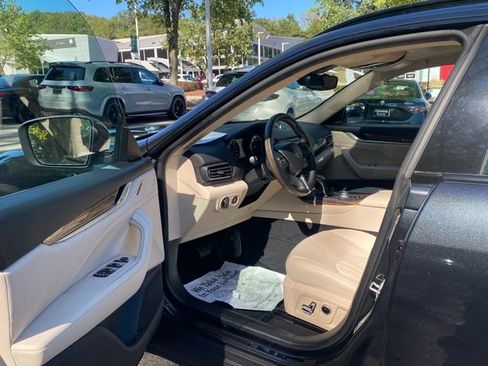 Used 2022 Maserati Levante GT image 19