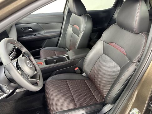 New 2026 Nissan Kicks SR w/ Cold Weather Package image 18