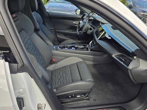 New 2026 Audi S e-tron GT Prestige image 11