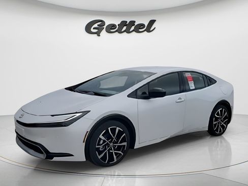 New 2026 Toyota Prius Plug-In Hybrid FWD image 4