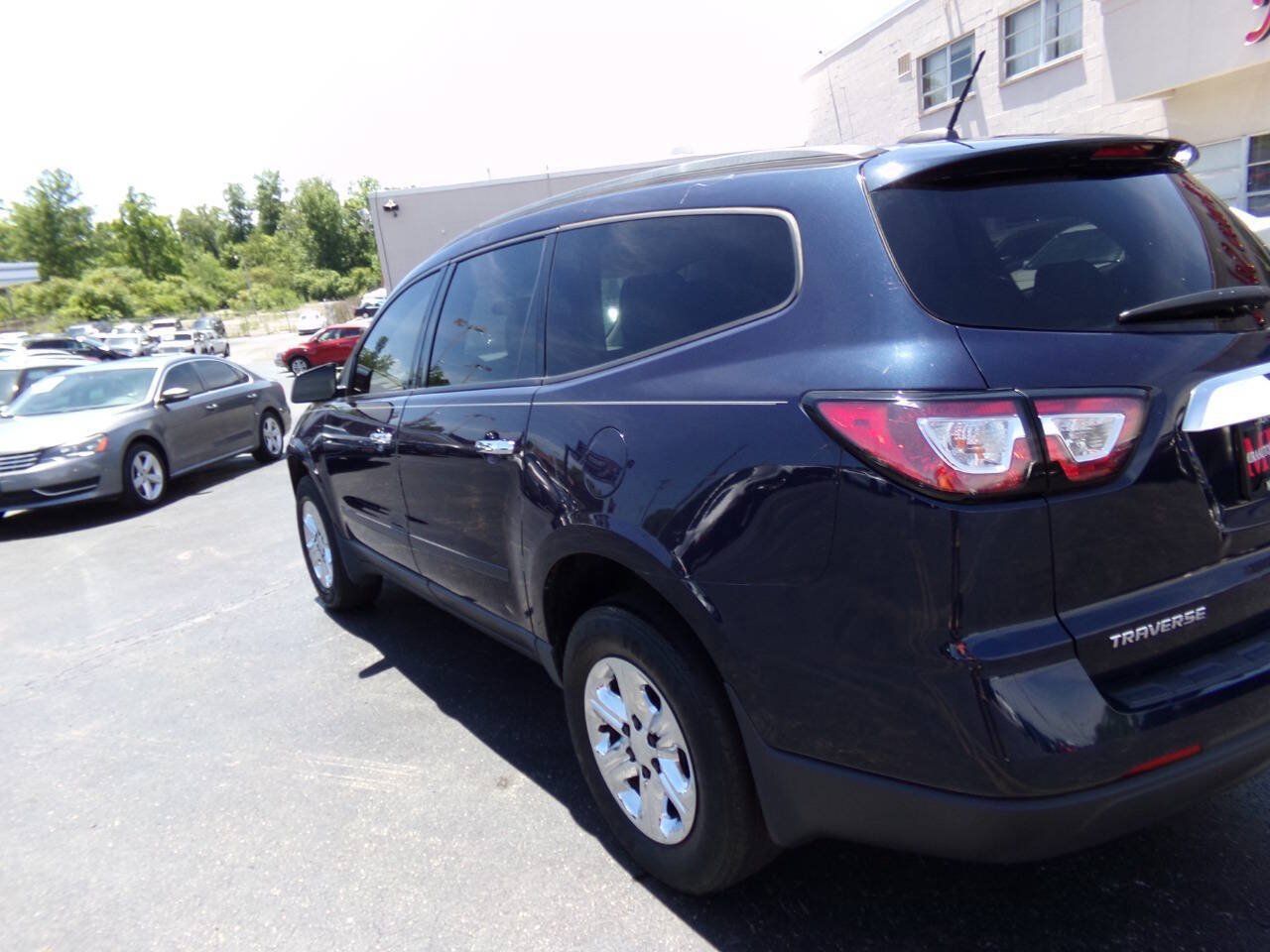 Used 2017 Chevrolet Traverse LS FWD image 35