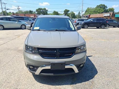 Used 2019 Dodge Journey Crossroad AWD/4WD image 4