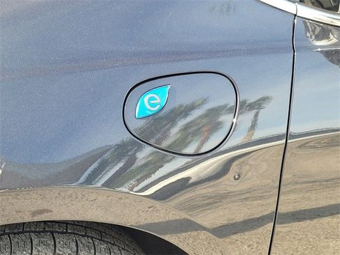 Certified 2020 Chrysler Pacifica Limited w/ Advanced Safetytec Group image 13