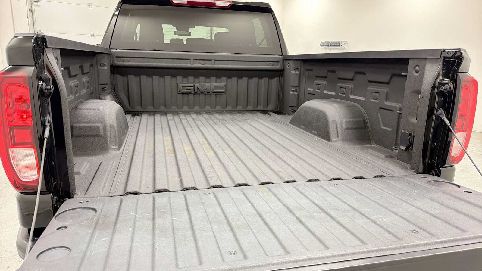 Used 2024 GMC Sierra 1500 Elevation AWD/4WD image 27