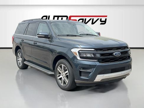 Used 2023 Ford Expedition XLT RWD image 1