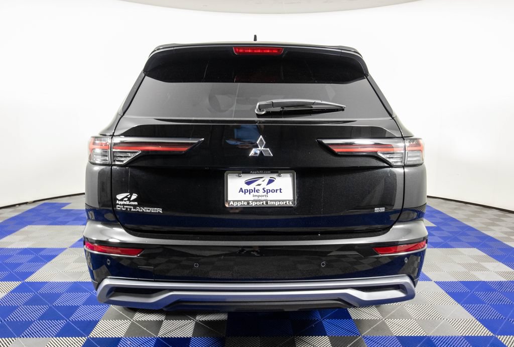 Used 2025 Mitsubishi Outlander SE FWD image 7