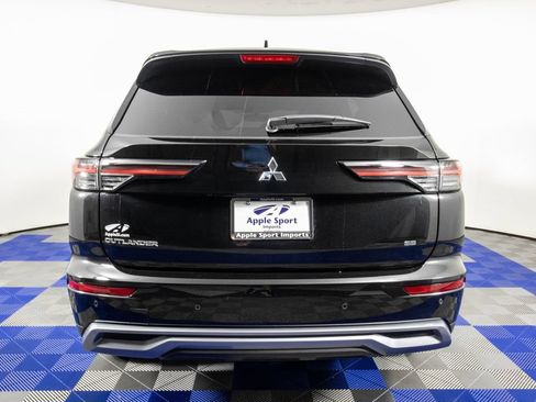 Used 2025 Mitsubishi Outlander SE FWD image 7