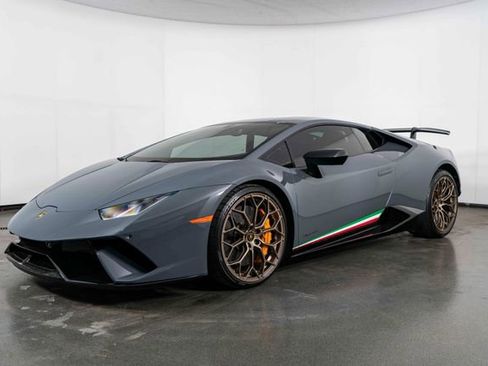 Used 2018 Lamborghini Huracan Performante image 3