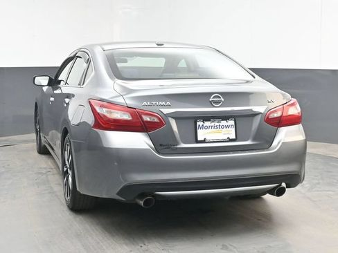 Used 2018 Nissan Altima 2.5 SV FWD image 12