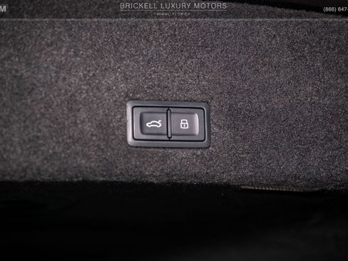 Used 2019 Lamborghini Urus AWD/4WD image 14