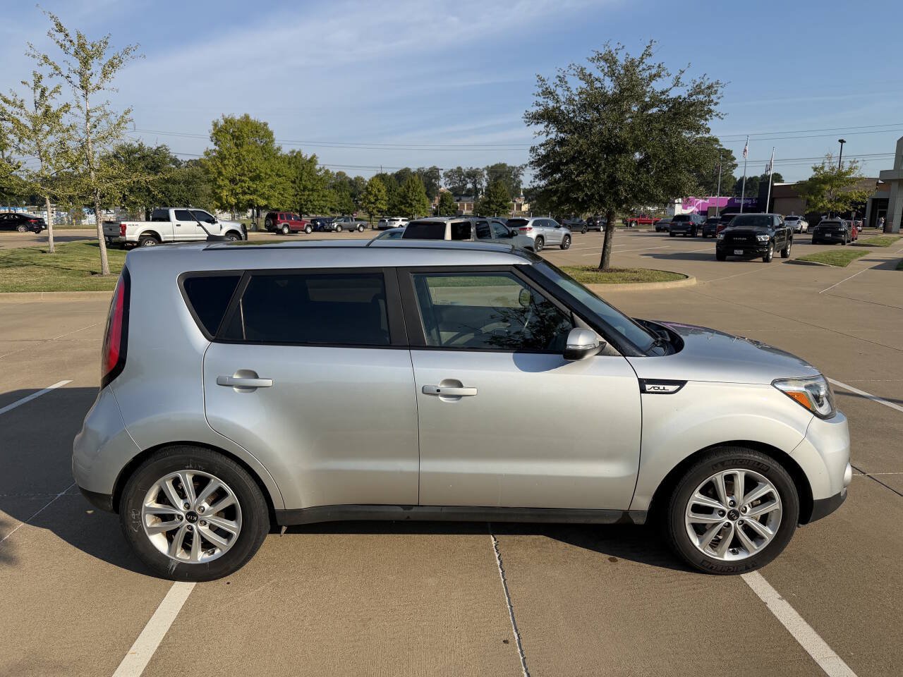 Used 2019 Kia Soul + w/ Primo Package FWD image 1
