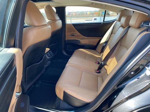 Used 2023 Lexus ES 350 w/ Premium Package image 19