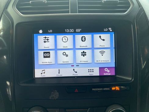 Used 2019 Ford Explorer XLT w/ Equipment Group 201A FWD image 16