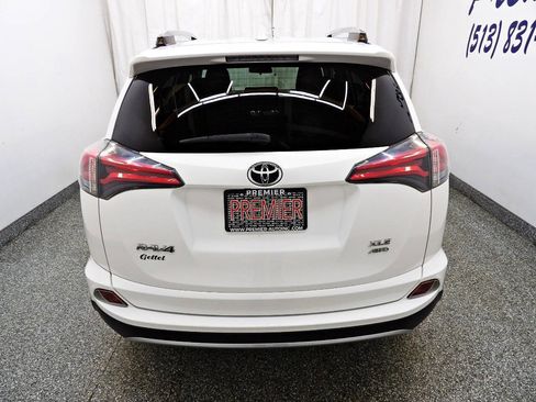 Used 2018 Toyota RAV4 XLE w/ Plus Extra Value Package AWD/4WD image 5