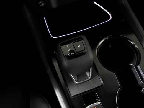 Used 2025 Nissan Rogue SL w/ SL Premium Package image 30