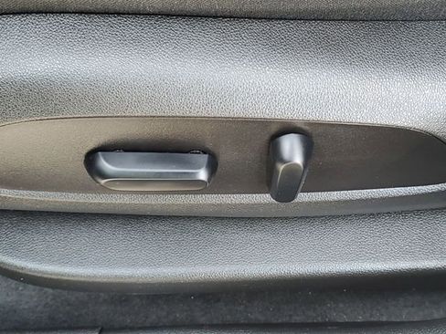 Used 2018 GMC Acadia SLE image 9