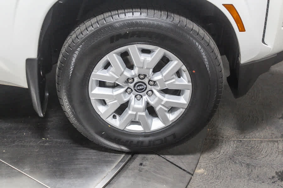 Used 2024 Nissan Frontier SV RWD image 10