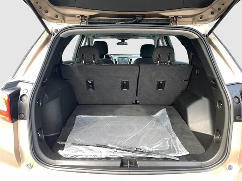 Used 2018 Chevrolet Equinox LS w/ LPO, Protection Package AWD/4WD image 41