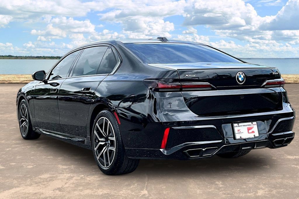Used 2023 BMW 760i xDrive w/ Executive Package AWD/4WD image 6