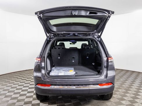 New 2025 Jeep Grand Cherokee Limited image 33