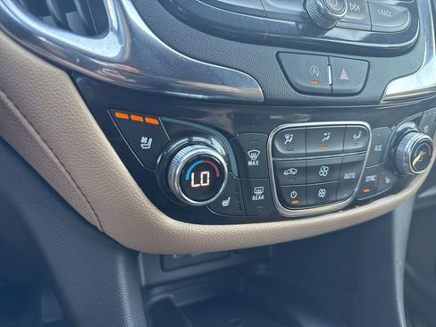 Used 2022 Chevrolet Equinox Premier FWD image 22