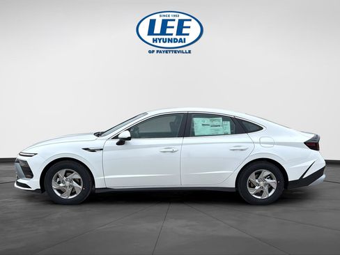 New 2026 Hyundai Sonata SE FWD image 3