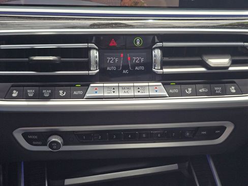 Used 2020 BMW X7 xDrive40i w/ M Sport Package AWD/4WD image 30