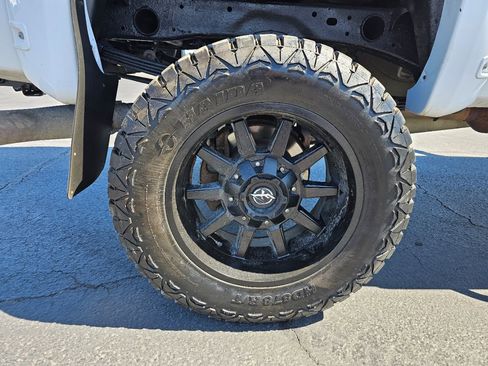 Used 2014 Chevrolet Silverado 2500 LTZ image 14