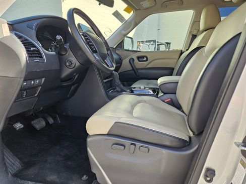 Used 2023 INFINITI QX80 Premium Select w/ All-Season Package image 17