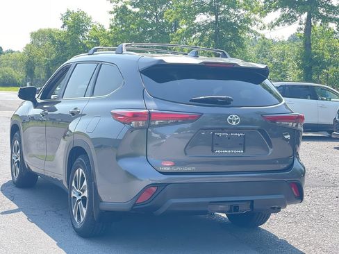 Used 2023 Toyota Highlander XLE FWD image 13