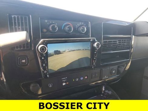 Used 2022 GMC Savana 2500 Extended w/ Enhanced Convenience Package image 22
