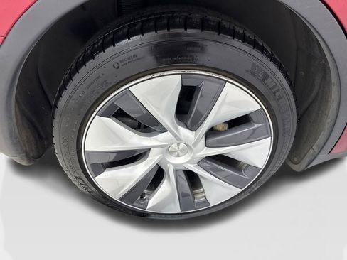 Used 2024 Tesla Model Y Long Range AWD/4WD image 82