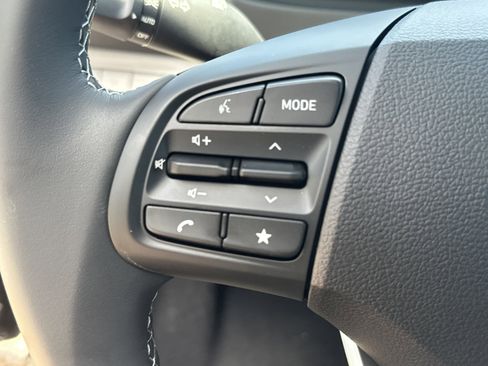 New 2025 Hyundai Venue SEL image 25