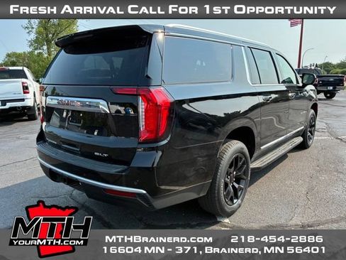Used 2023 GMC Yukon XL SLT AWD/4WD image 8