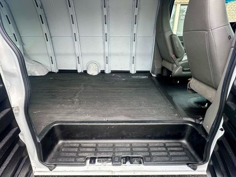 Used 2022 GMC Savana 2500 Extended w/ Driver Convenience Package RWD image 14