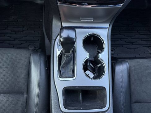 Used 2020 Jeep Grand Cherokee Altitude RWD image 28