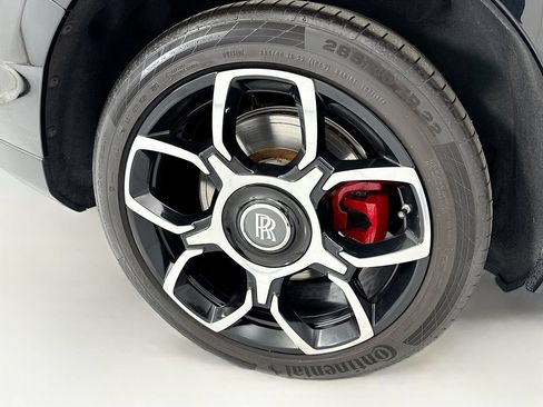 Certified 2022 Rolls-Royce Cullinan Black Badge w/ Dark Exterior Package AWD/4WD image 32