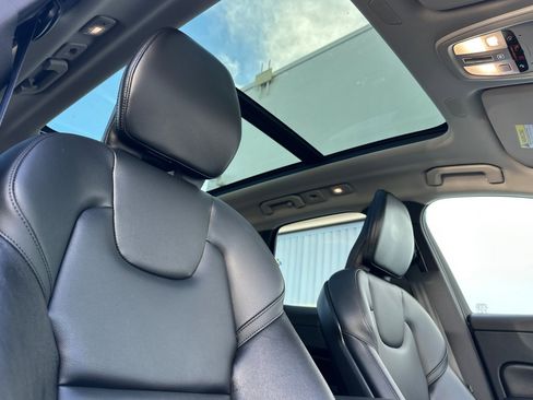 Certified 2023 Volvo XC60 B5 Core w/ Climate Package image 19