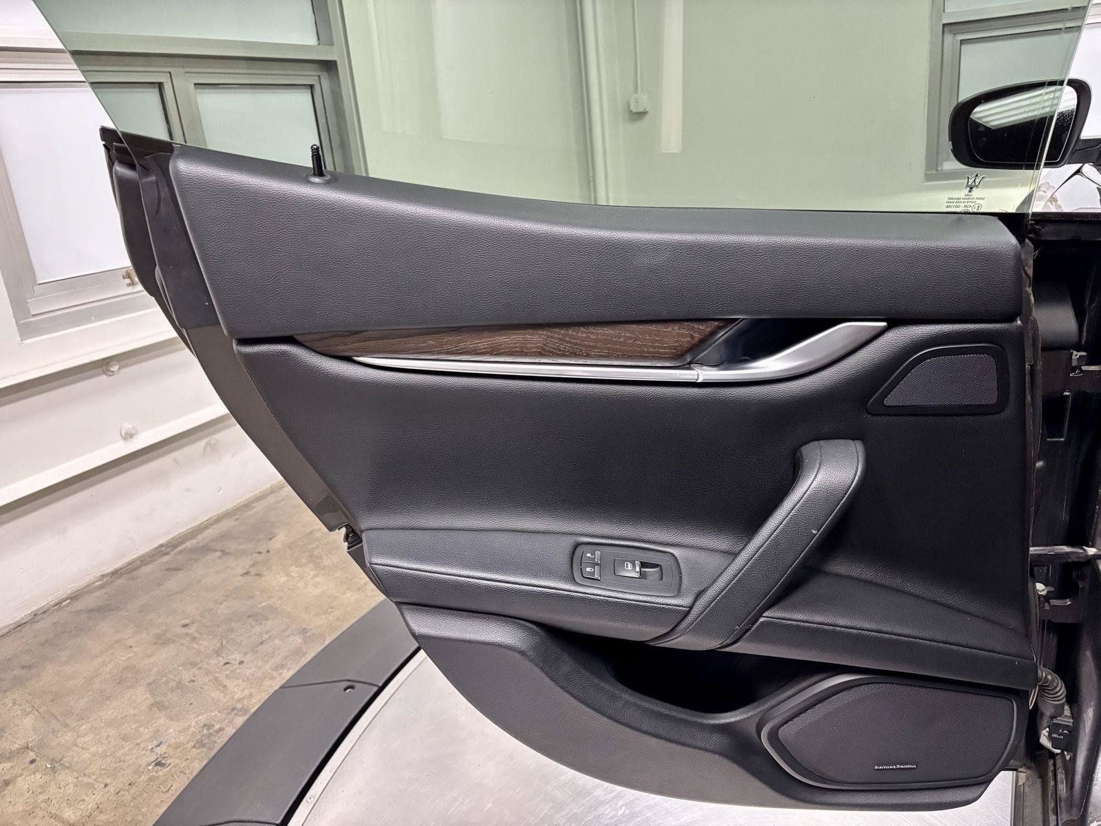 Used 2017 Maserati Ghibli RWD image 18