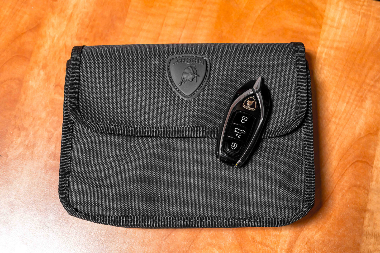 Used 2025 Lamborghini Urus SE AWD/4WD image 64