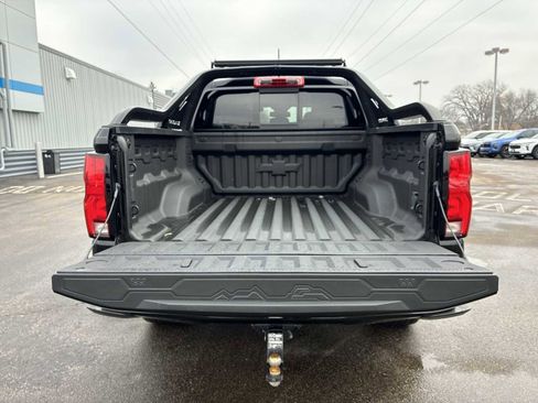 Used 2025 Chevrolet Colorado Z71 w/ Midnight Edition image 26