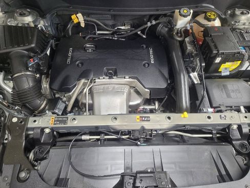 Used 2018 GMC Terrain Denali w/ Driver Alert Package II AWD/4WD image 30