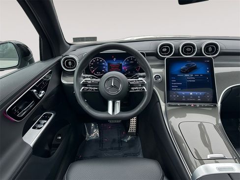 Used 2024 Mercedes-Benz GLC 300 4MATIC image 12