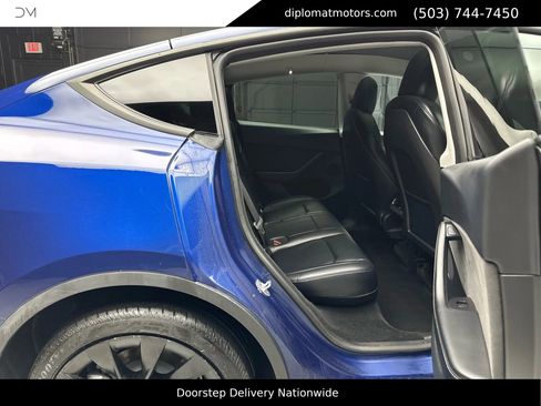 Used 2023 Tesla Model Y Long Range image 21