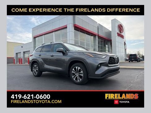 Used 2023 Toyota Highlander XLE image 1