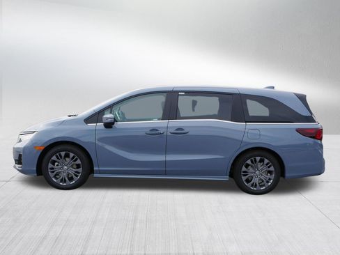 New 2026 Honda Odyssey Touring image 4