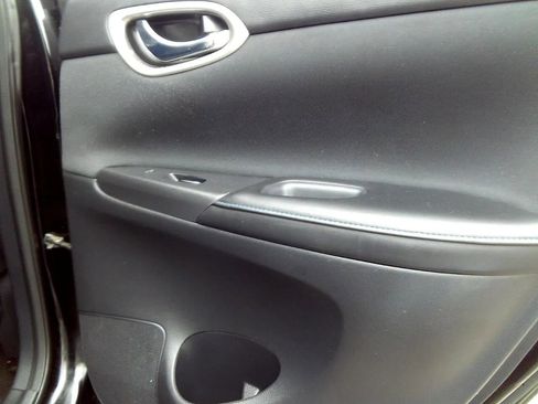 Used 2019 Nissan Sentra SR FWD image 28