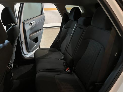 Used 2025 Kia Sportage LX FWD image 39