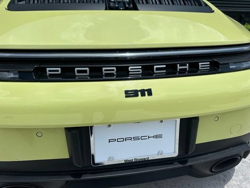 Certified 2025 Porsche 911 Carrera RWD image 17