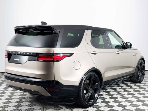 New 2025 Land Rover Discovery Dynamic SE image 5